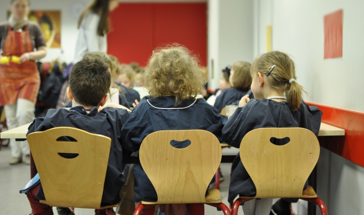 Salle de restaurant école maternelle